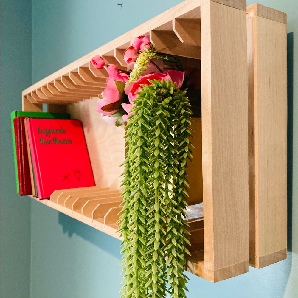 UNFINISHED DVD/BOOK RACK - Picture 3 of 9